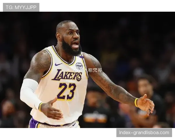 湖人进攻节奏调整 詹姆斯无球跑动增加提升战术多样性